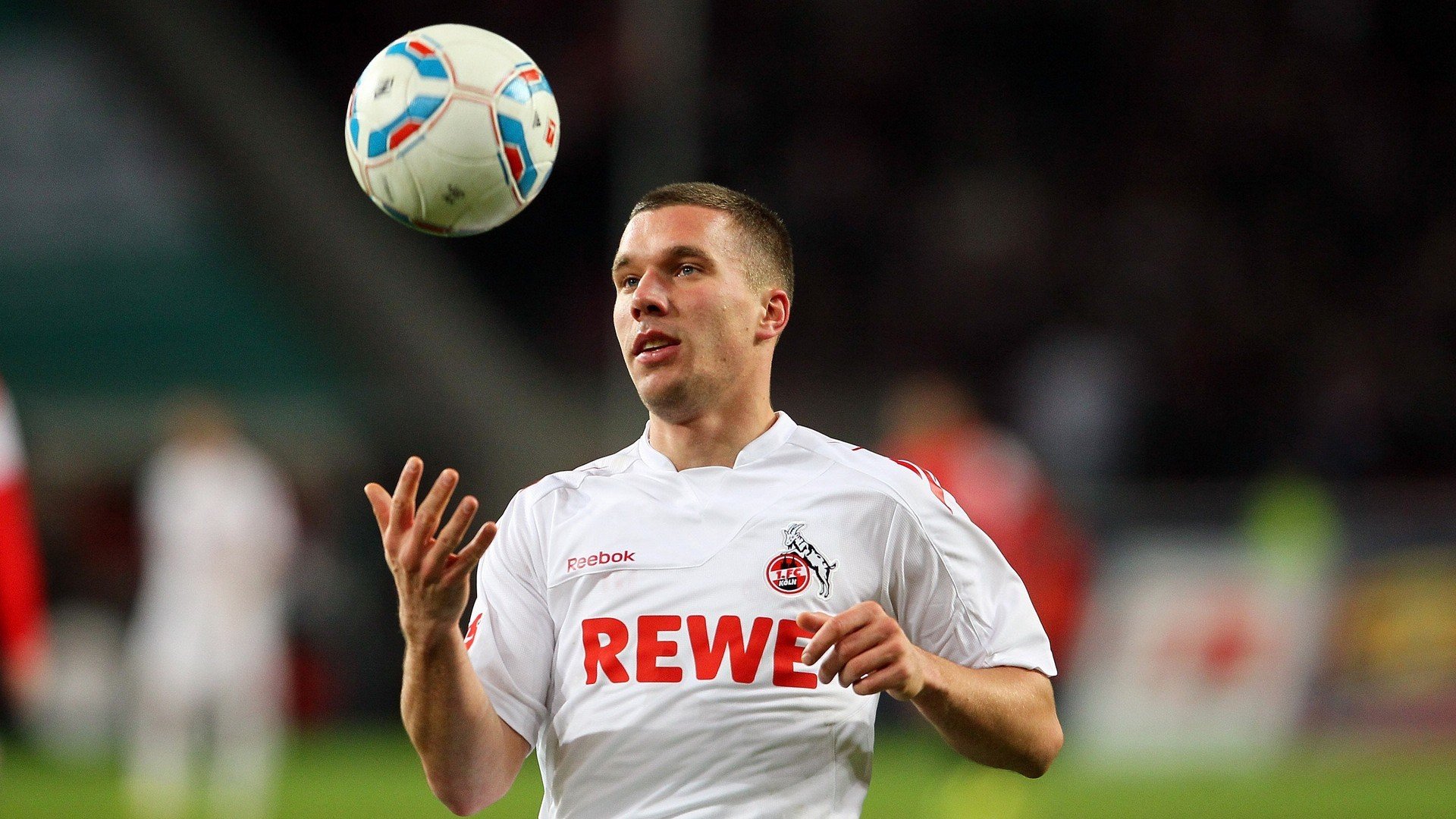 选手采访透露训练秘诀粉丝纷纷点赞学习，采访比赛选手应该问的问题